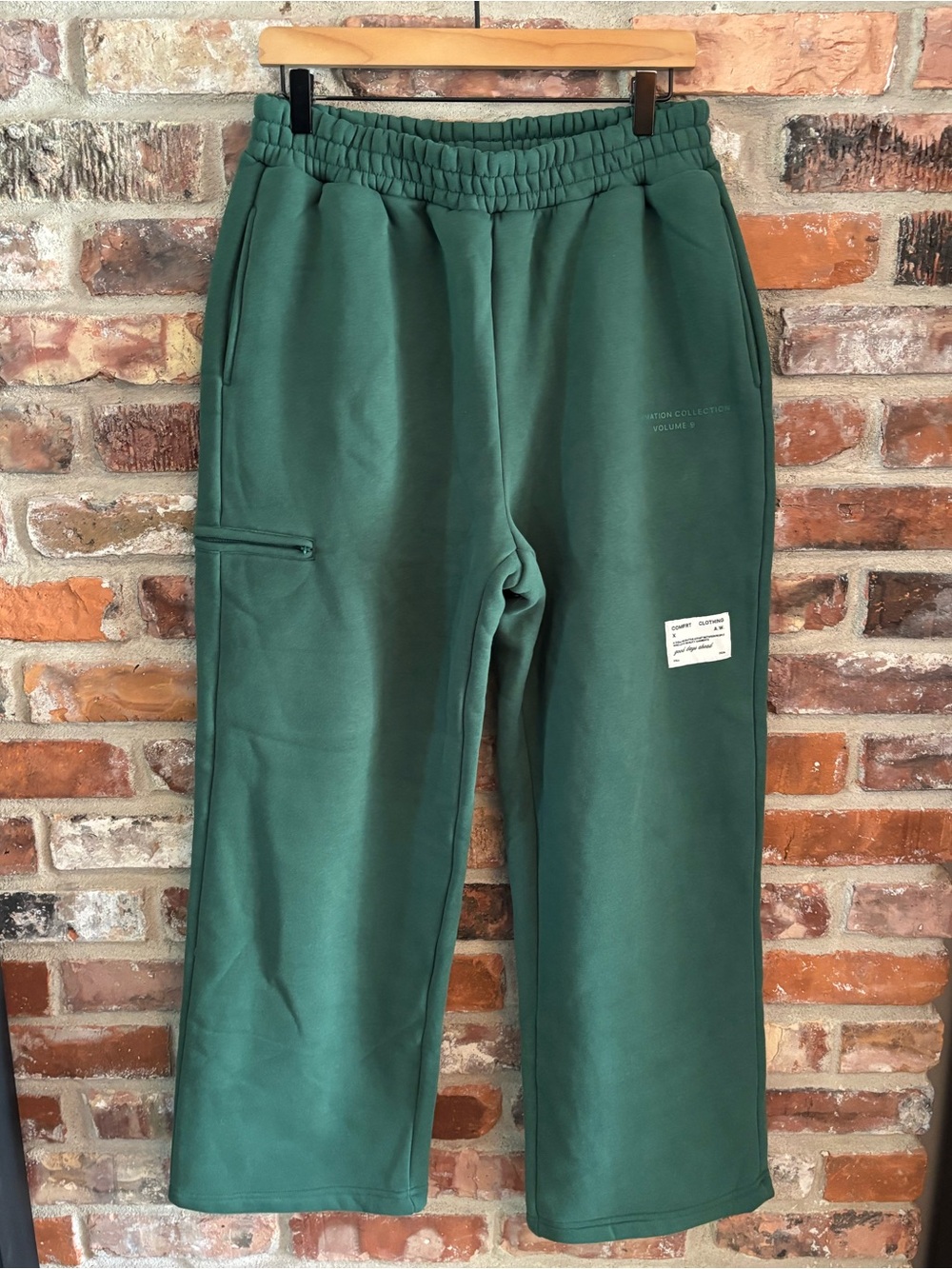 COMFRT Green Affirmation Collection Straight Leg Sweatpants, L - Picture 3 of 8
